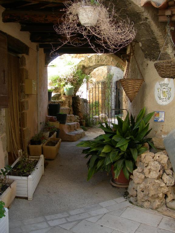 B&B Villa Les Tamaris Régusse Kültér fotó