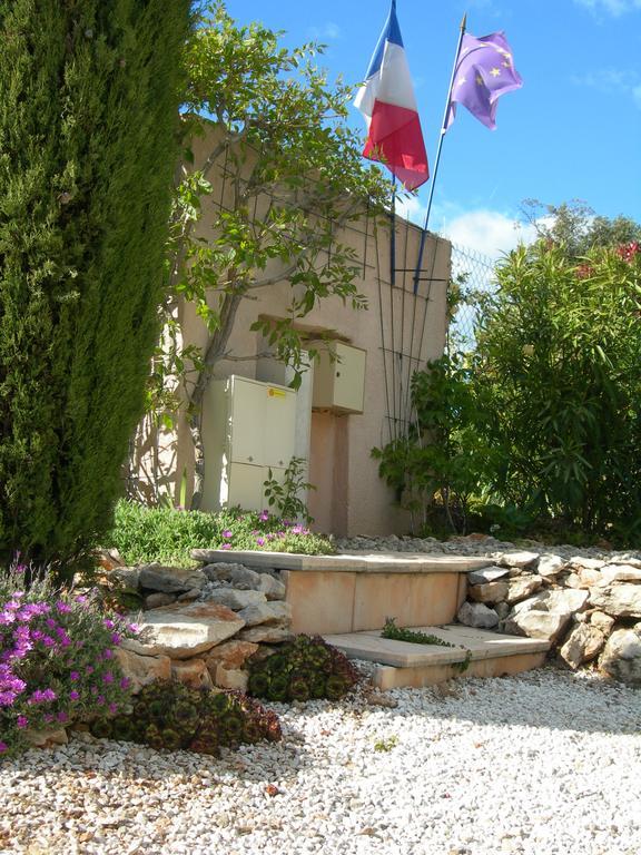 B&B Villa Les Tamaris Régusse Kültér fotó