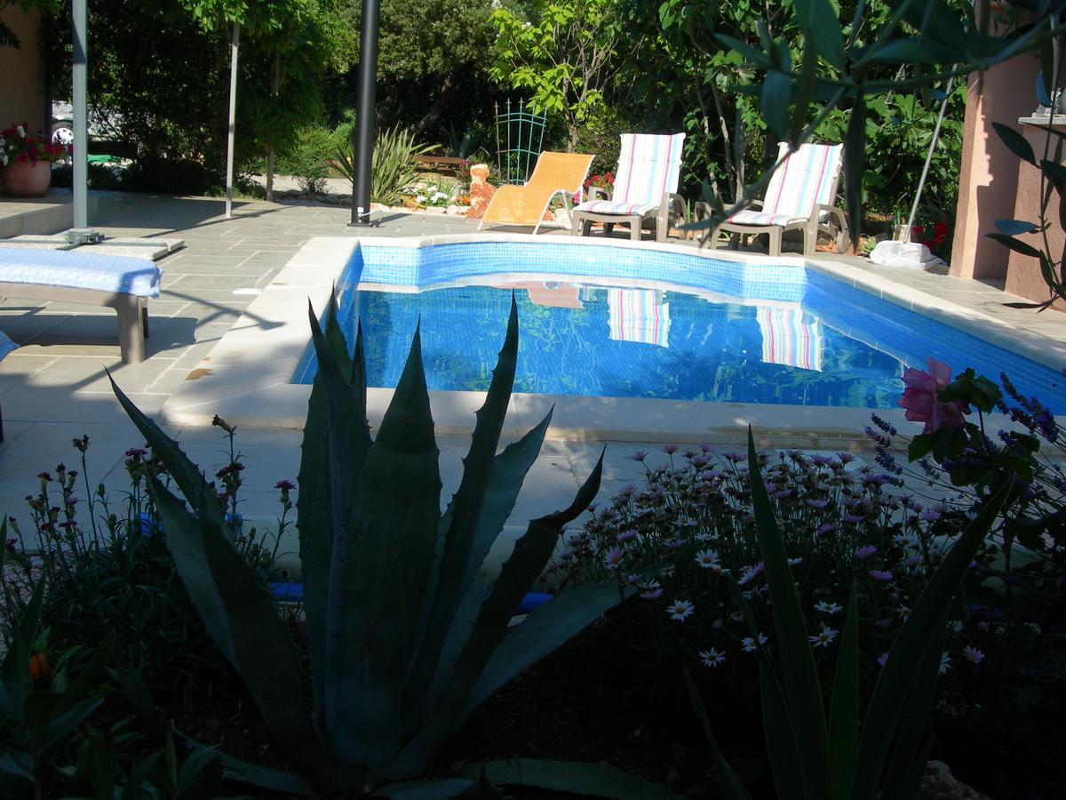 B&B Villa Les Tamaris Régusse Kültér fotó