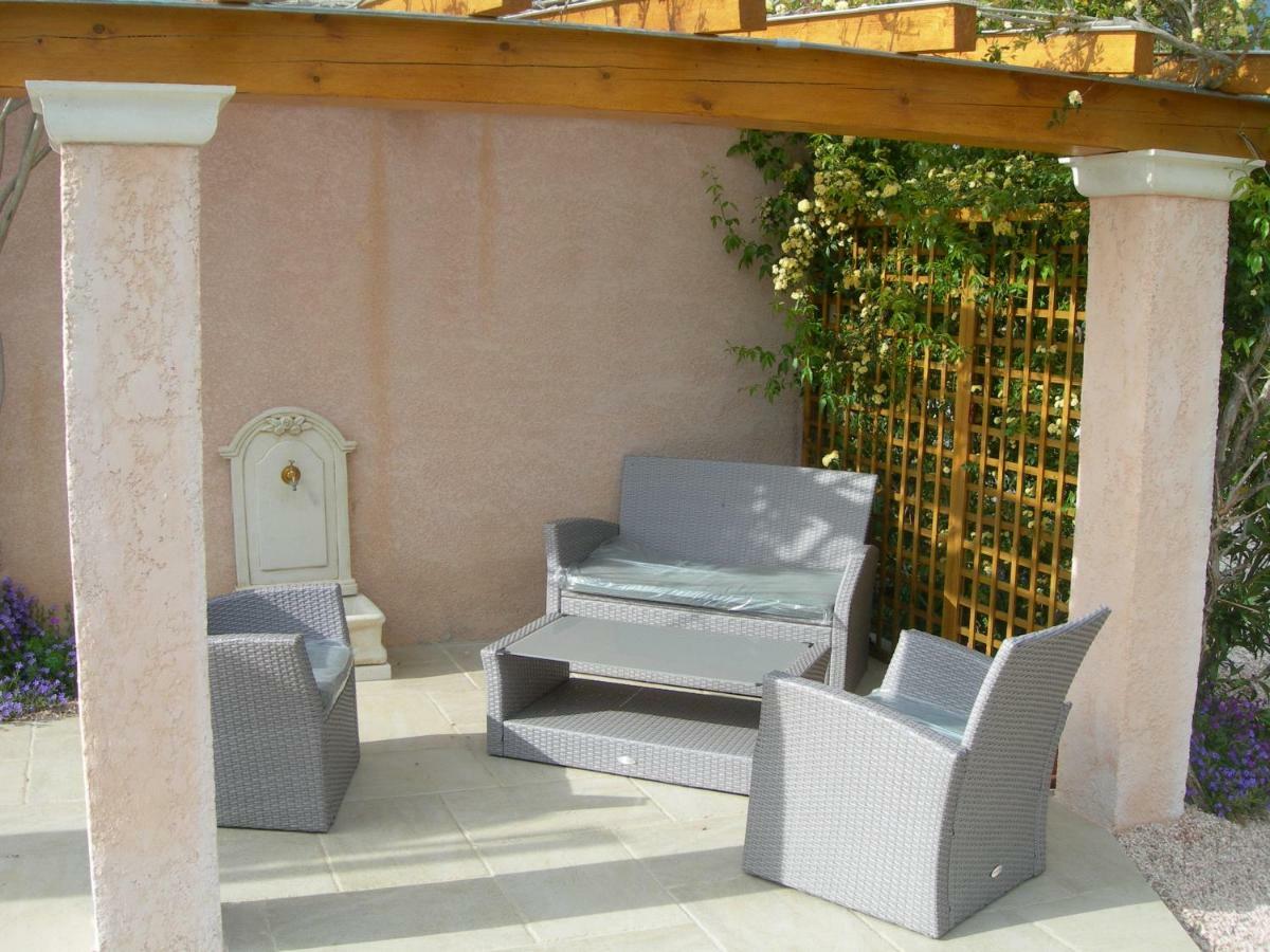 B&B Villa Les Tamaris Régusse Kültér fotó